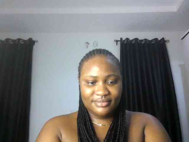 Hotchocolatee191 webcam