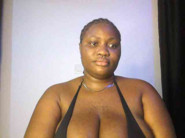 Hotchocolatee191 webcam