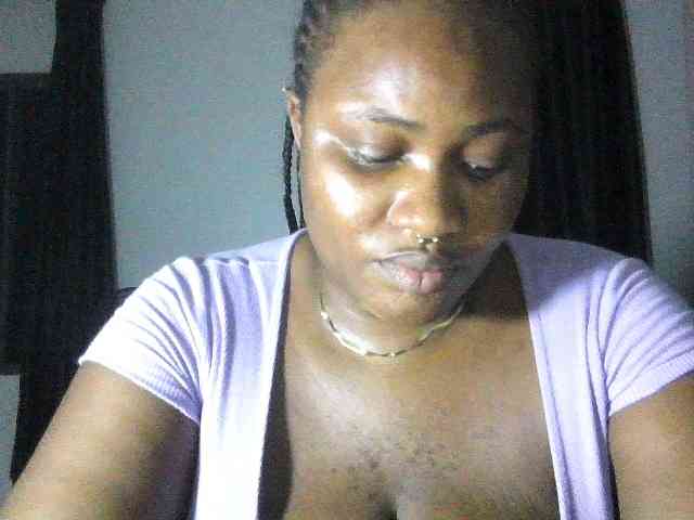 Hotchocolatee191 webcam