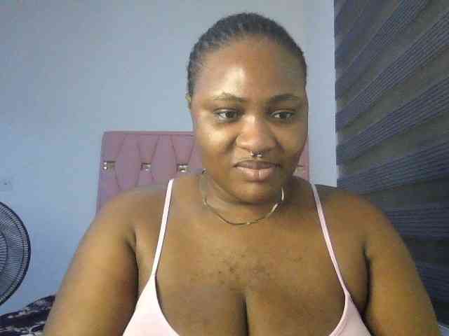 Hotchocolatee191 webcam