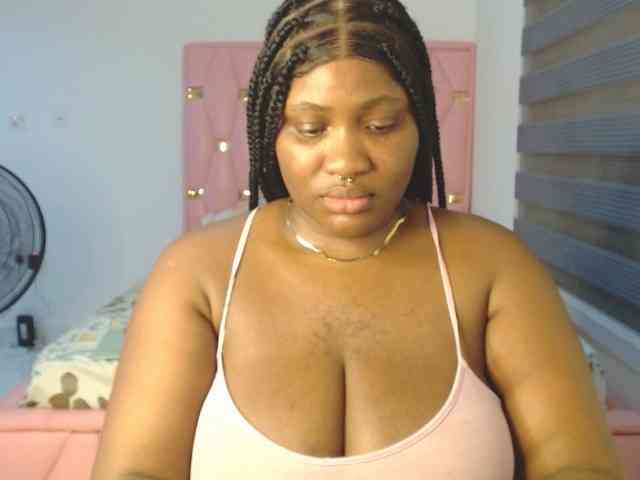 Hotchocolatee191 webcam