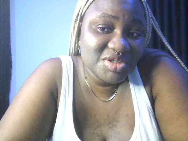 Hotchocolatee191 webcam
