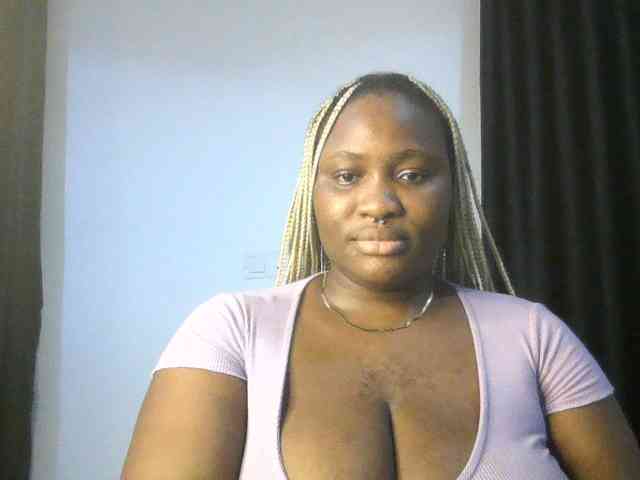 Hotchocolatee191 webcam