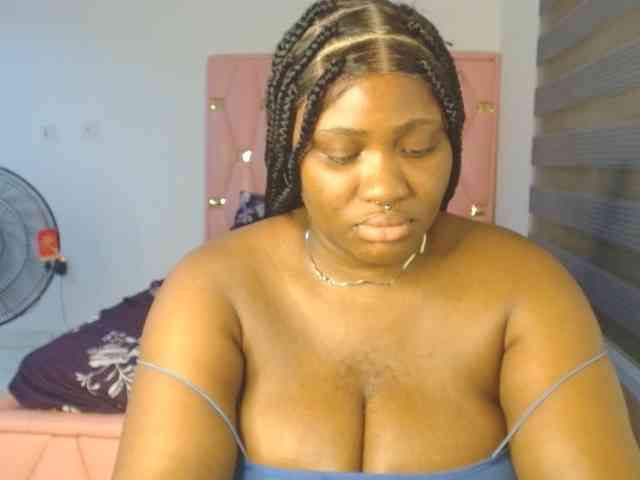 Hotchocolatee191 webcam