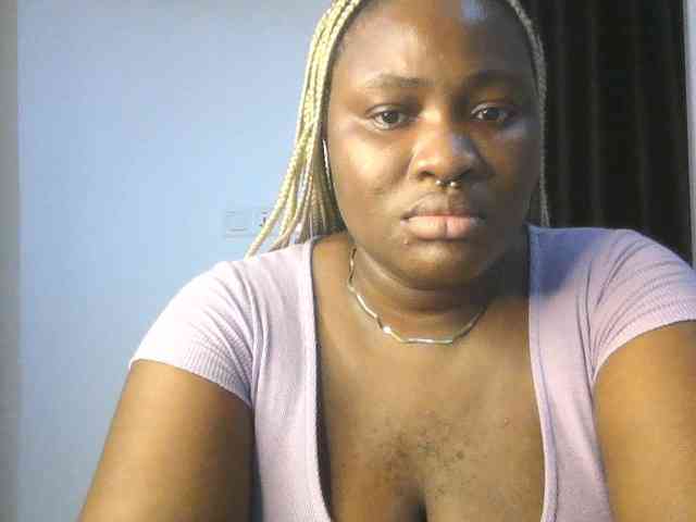 Hotchocolatee191 webcam