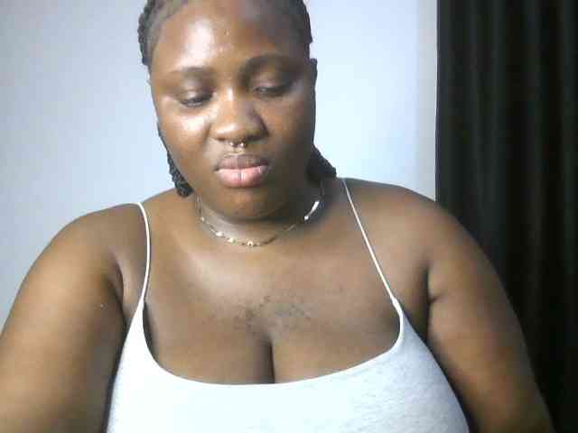 Hotchocolatee191 webcam