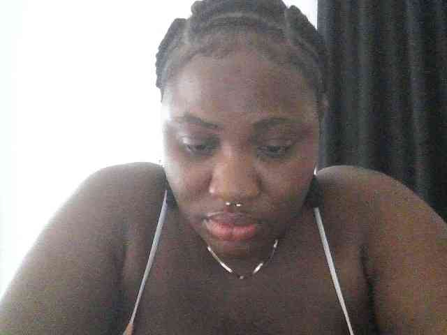 Hotchocolatee191 webcam