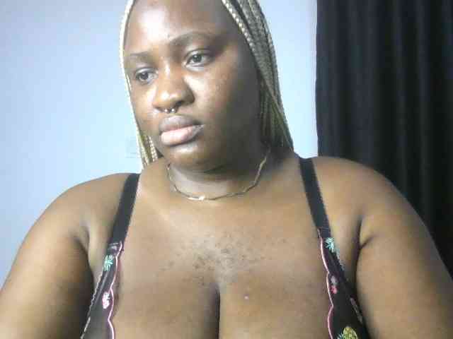 Hotchocolatee191 webcam