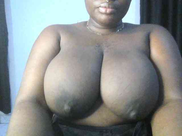 Hotchocolatee191 webcam