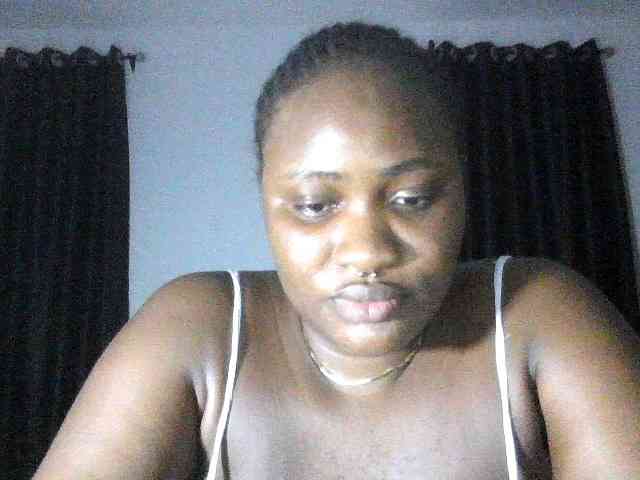 Hotchocolatee191 webcam