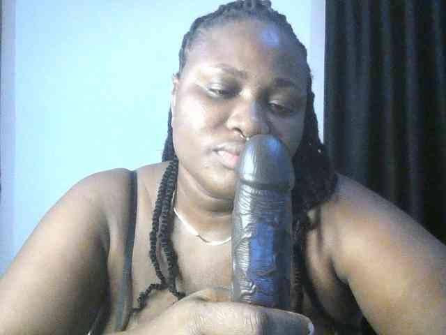 Hotchocolatee191 webcam