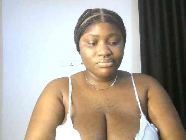 Hotchocolatee191 webcam