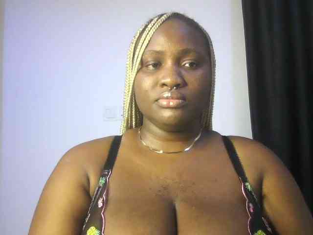 Hotchocolatee191 webcam