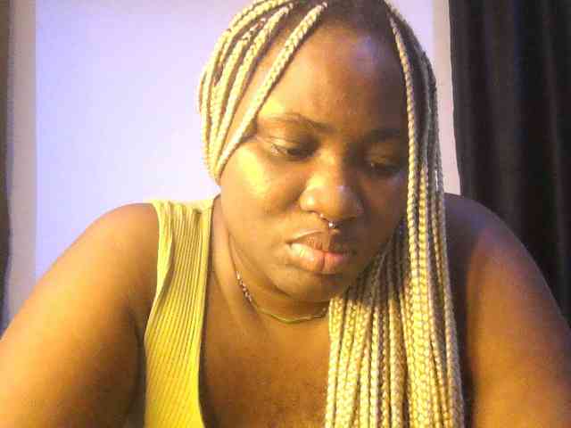 Hotchocolatee191 webcam