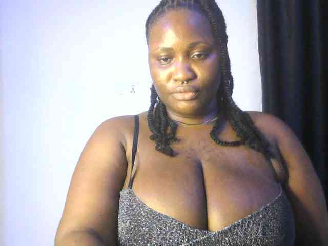 Hotchocolatee191 webcam