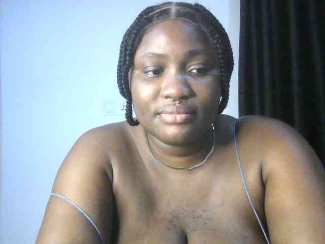 Hotchocolatee191 webcam