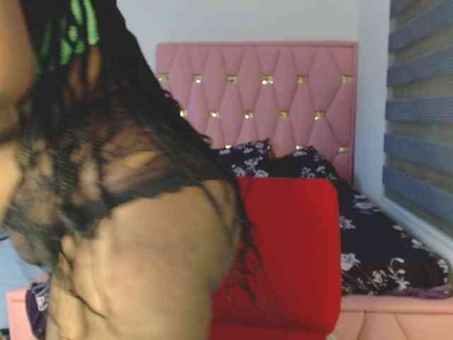 Hotchocolatee191 webcam