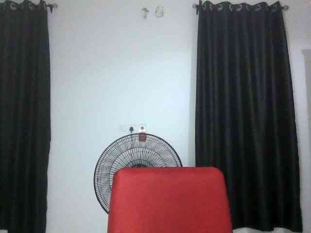 Hotchocolatee191 webcam