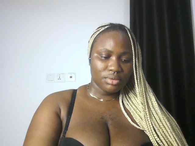 Hotchocolatee191 webcam