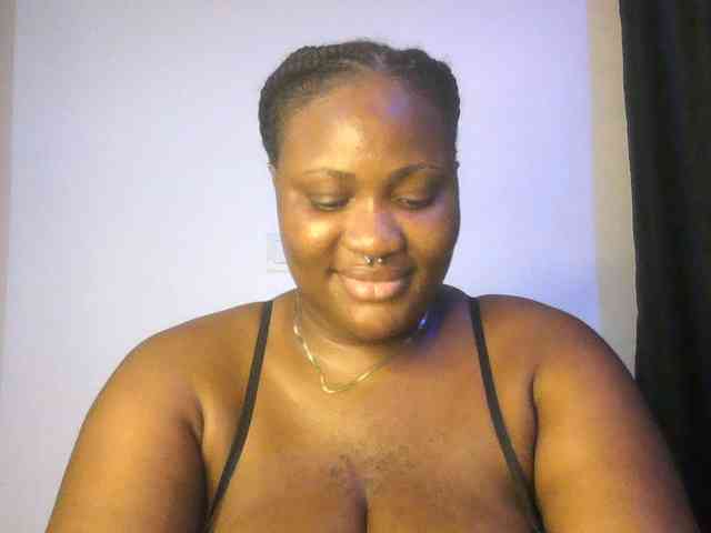Hotchocolatee191 webcam