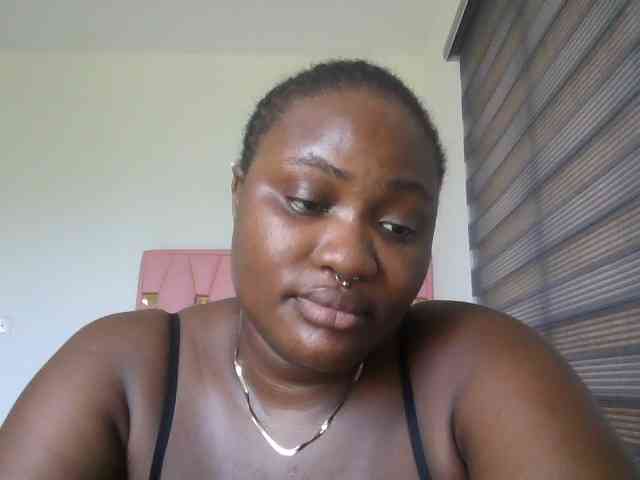 Hotchocolatee191 webcam