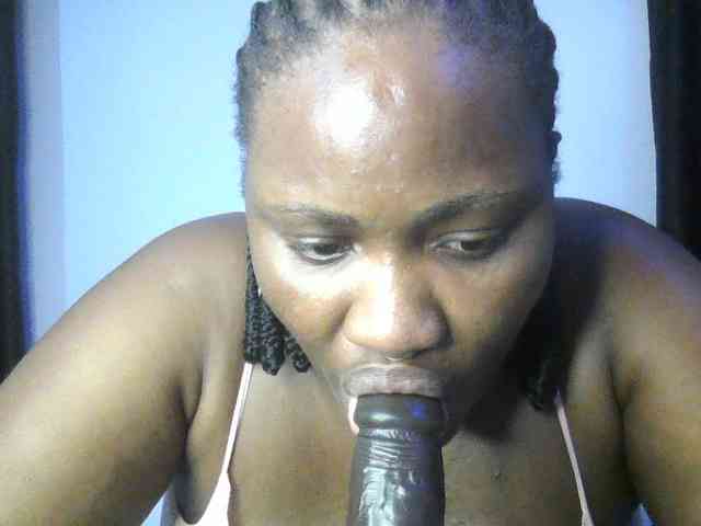 Hotchocolatee191 webcam