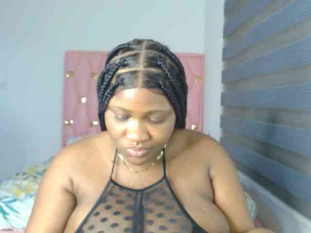 Hotchocolatee191 webcam