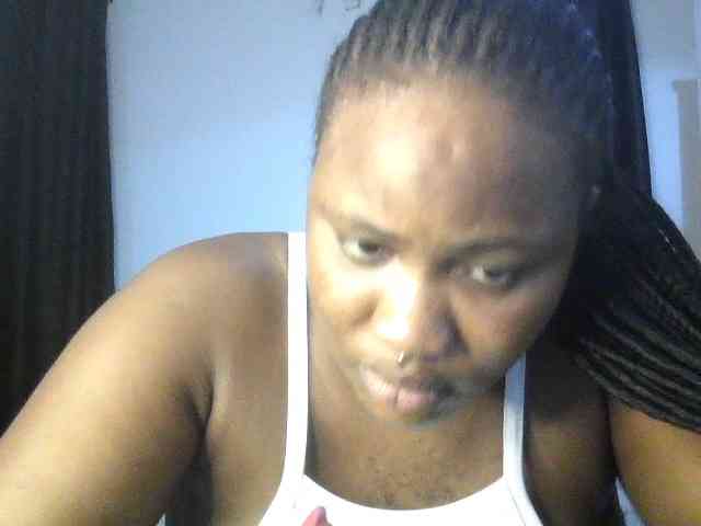 Hotchocolatee191 webcam