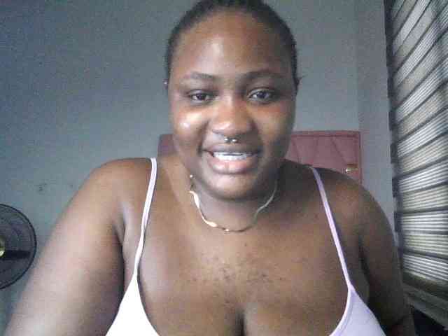 Hotchocolatee191 webcam