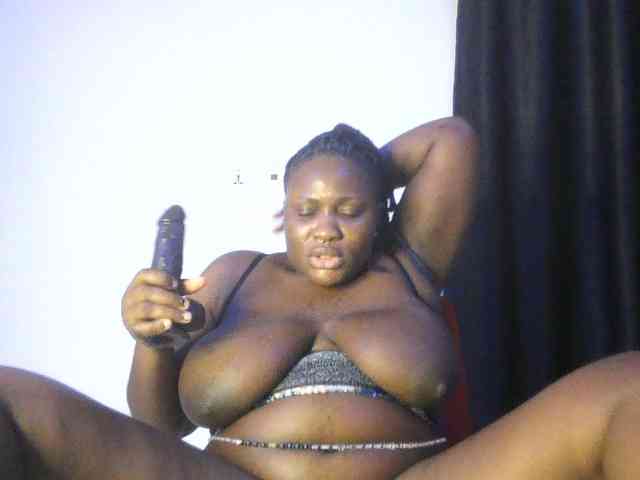 Hotchocolatee191 webcam
