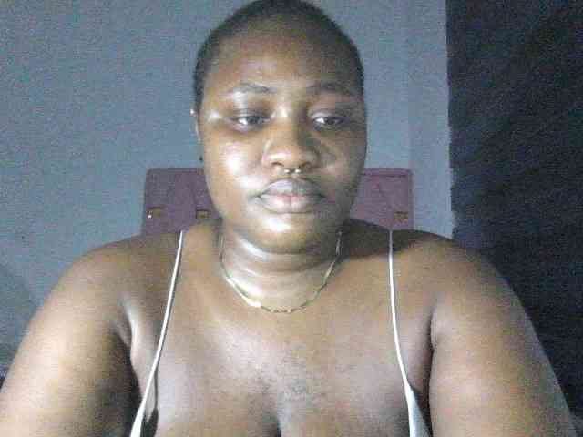 Hotchocolatee191 webcam