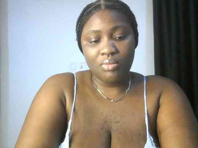 Hotchocolatee191 webcam