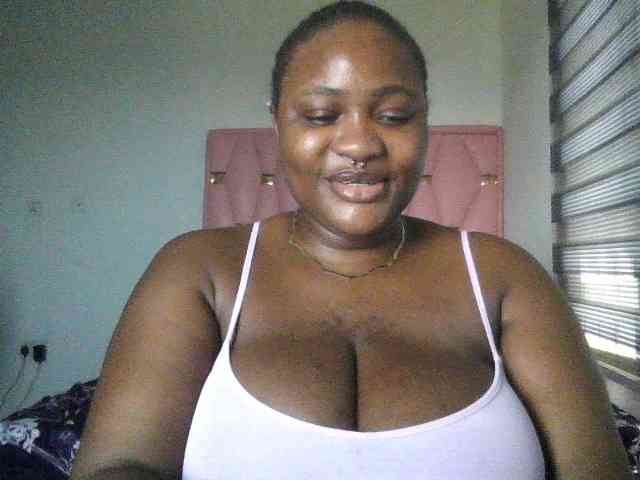 Hotchocolatee191 webcam