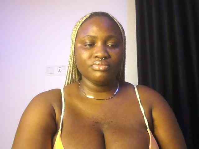 Hotchocolatee191 webcam