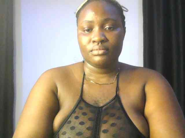 Hotchocolatee191 webcam