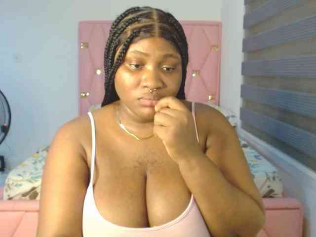 Hotchocolatee191 webcam