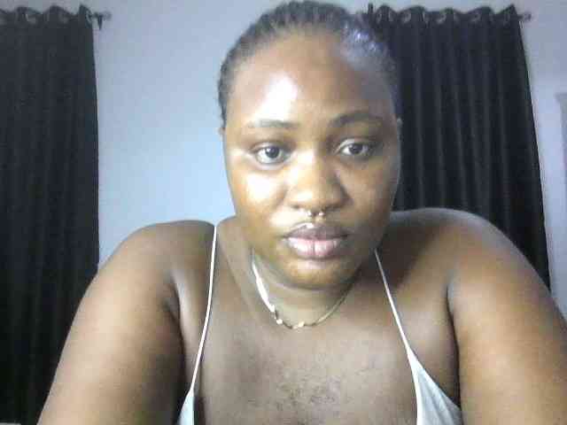 Hotchocolatee191 webcam