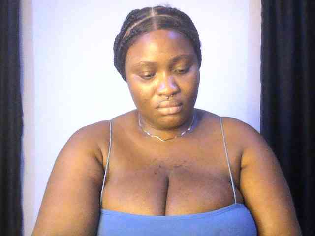 Hotchocolatee191 webcam