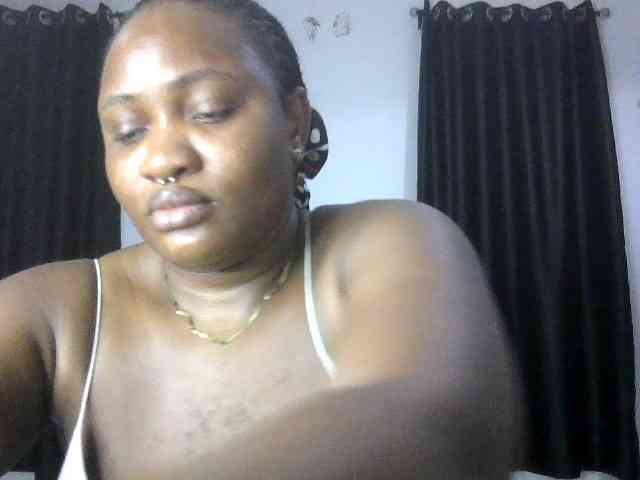 Hotchocolatee191 webcam