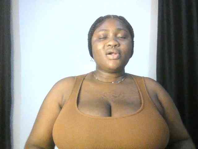 Hotchocolatee191 webcam