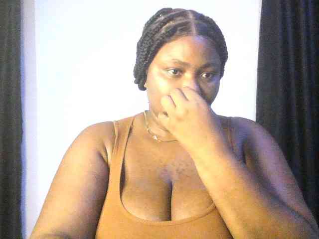 Hotchocolatee191 webcam