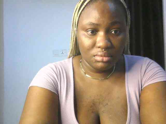 Hotchocolatee191 webcam