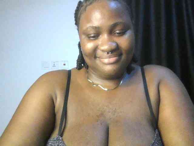 Hotchocolatee191 webcam