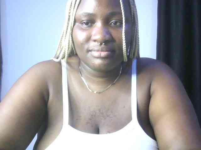 Hotchocolatee191 webcam