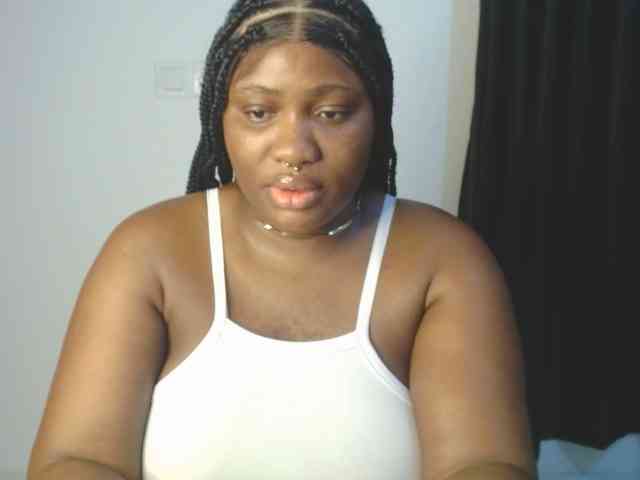 Hotchocolatee191 webcam