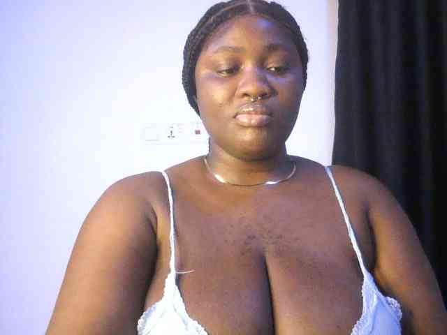 Hotchocolatee191 webcam