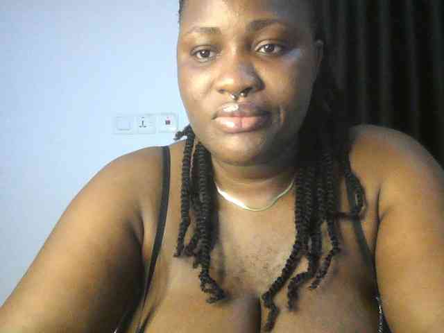 Hotchocolatee191 webcam