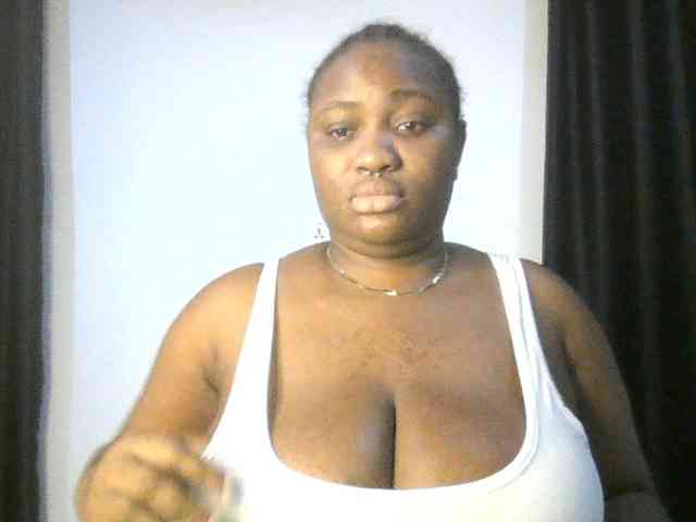 Hotchocolatee191 webcam