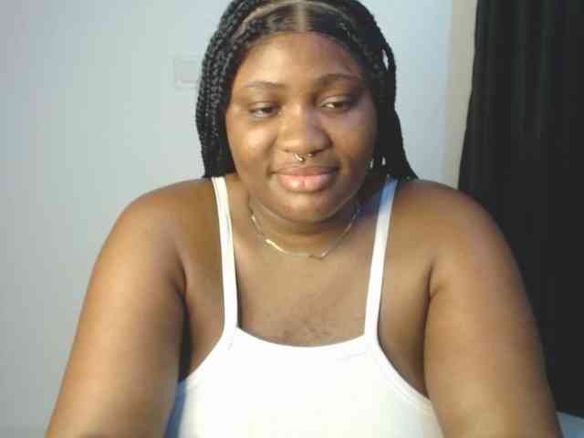 Hotchocolatee191 webcam