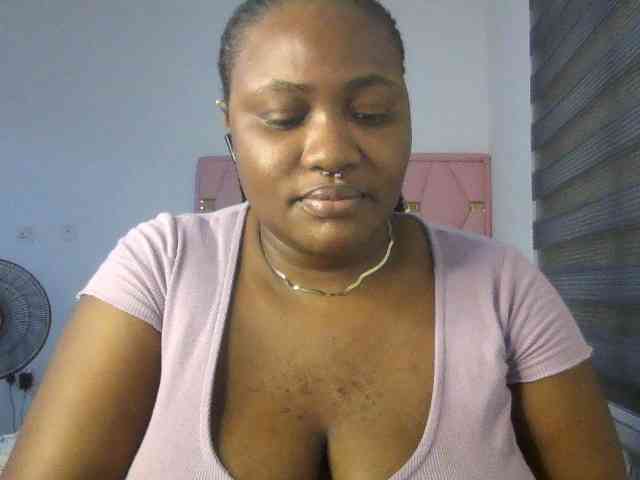 Hotchocolatee191 webcam